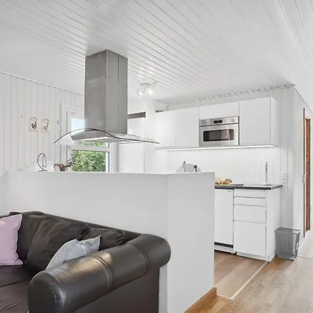 Ingebore - 700m From The Sea By Interhome